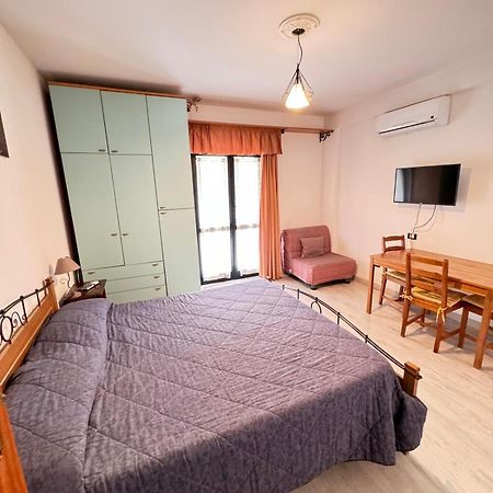 شقة Delizioso Vintage Con Terrazo فروزينوني المظهر الخارجي الصورة